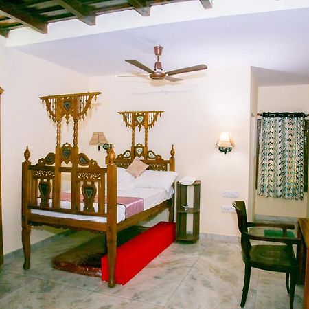 Trium Heritage Villa Chengannur Bagian luar foto
