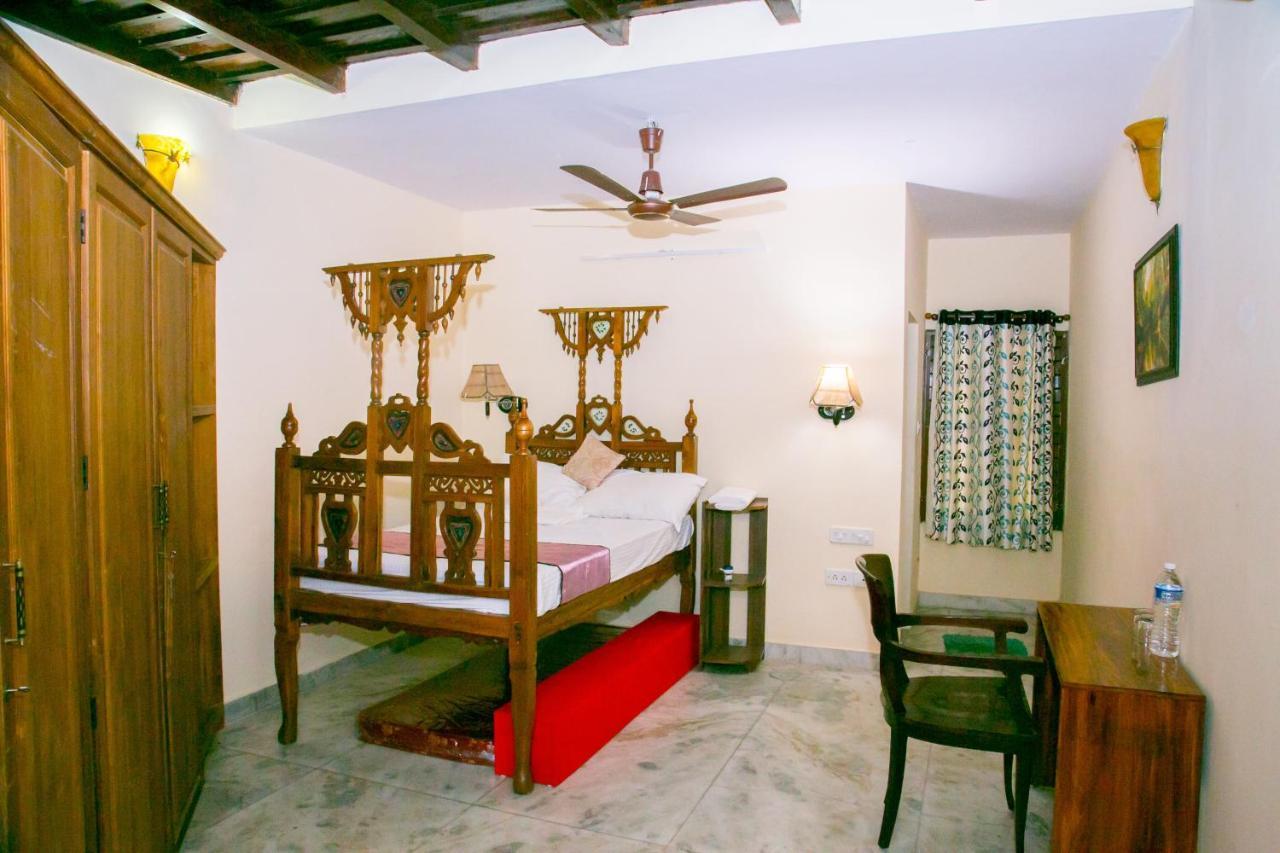 Trium Heritage Villa Chengannur Bagian luar foto
