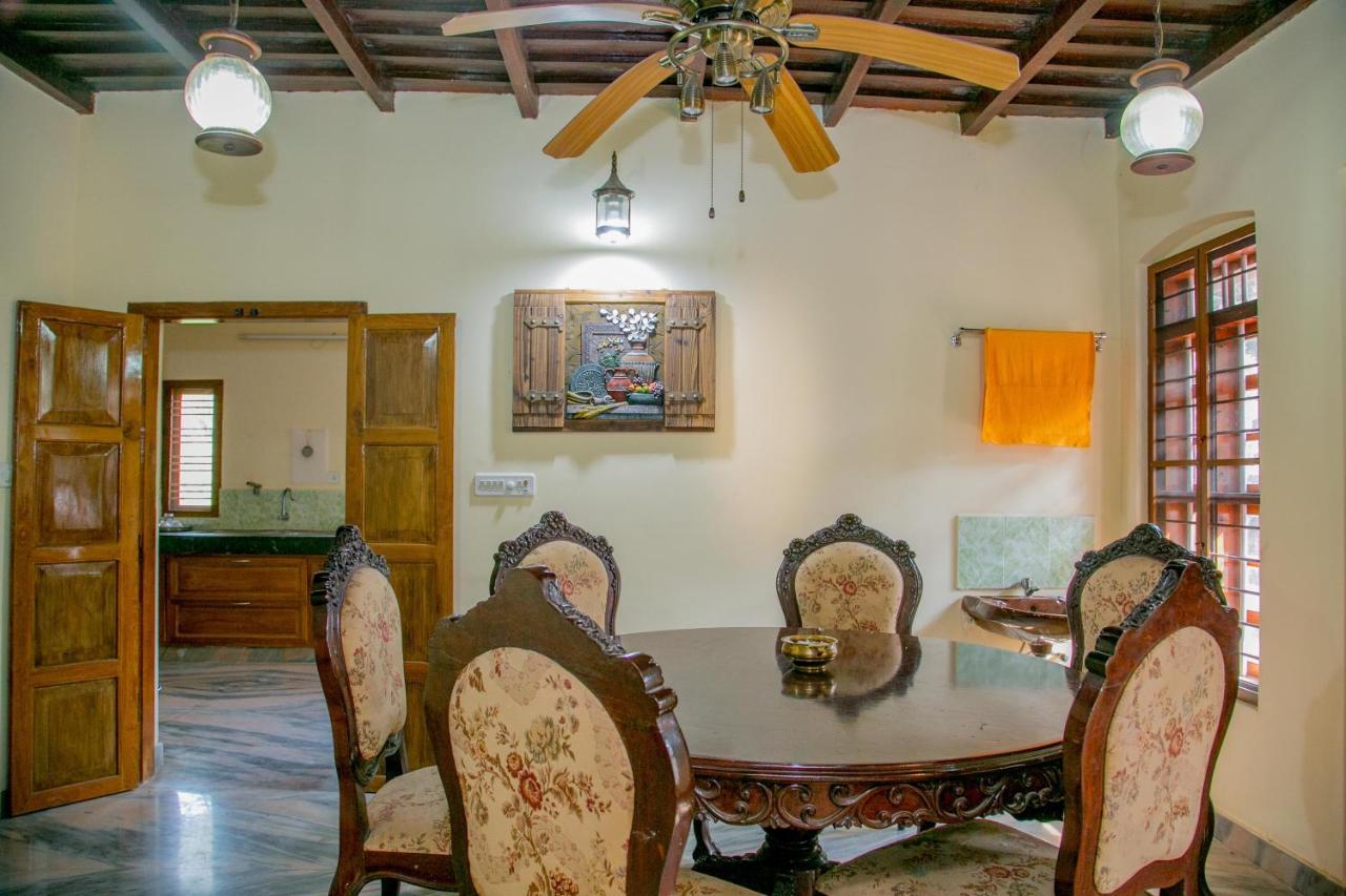Trium Heritage Villa Chengannur Bagian luar foto